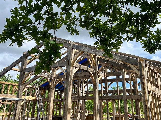 Maison traditionnelle en bois de chêne construite par l'entreprise Mireille Duverger près de Dax