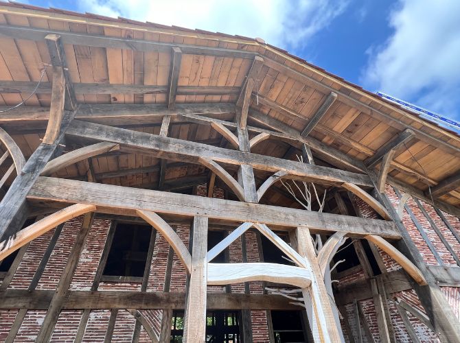 Maison traditionnelle en bois de chêne construite par l'entreprise Mireille DUVERGER